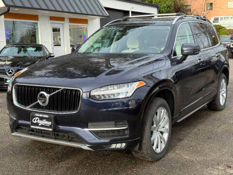 2016 Volvo XC90 T6 Momentum AWD photo
