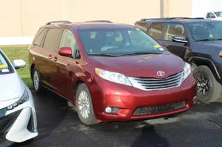 2016 Toyota Sienna XLE Premium FWD photo