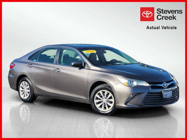 2016 Toyota Camry LE FWD photo