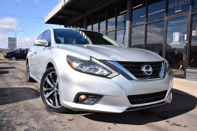 2016 Nissan Altima 2.5 SR FWD photo