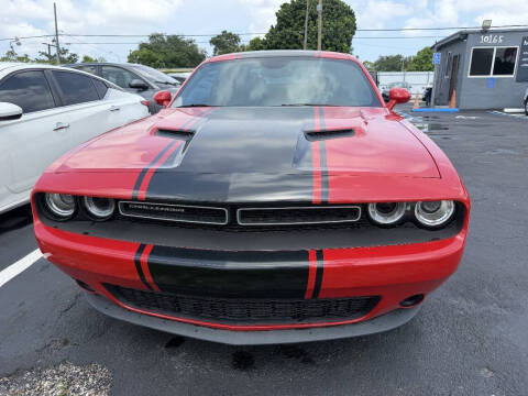 2016 Dodge Challenger SXT RWD photo