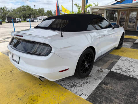 2016 Ford Mustang V6 RWD photo