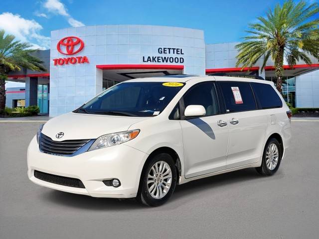 2016 Toyota Sienna XLE Premium FWD photo