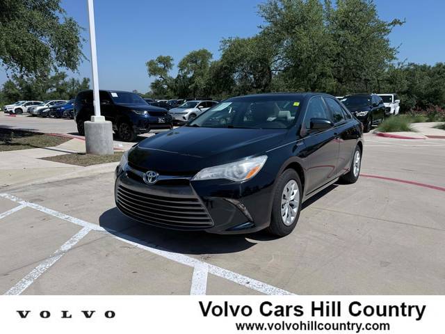 2016 Toyota Camry LE FWD photo