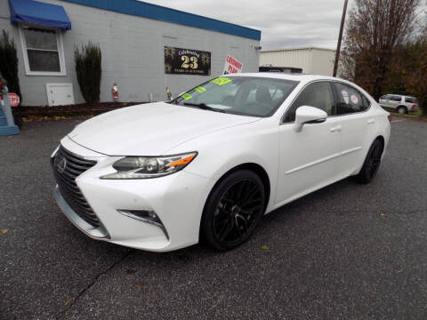 2016 Lexus ES  FWD photo