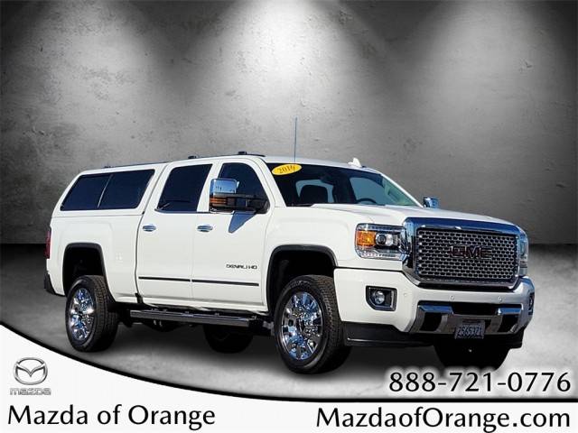 2016 GMC Sierra 2500HD Denali 4WD photo