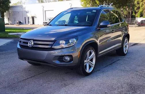 2016 Volkswagen Tiguan R-Line FWD photo