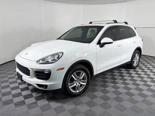 2016 Porsche Cayenne  AWD photo