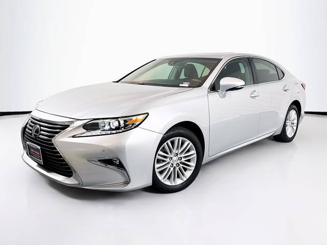 2016 Lexus ES  FWD photo