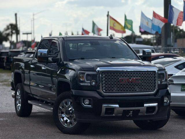 2016 GMC Sierra 2500HD Denali 4WD photo