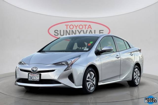 2016 Toyota Prius Three FWD photo