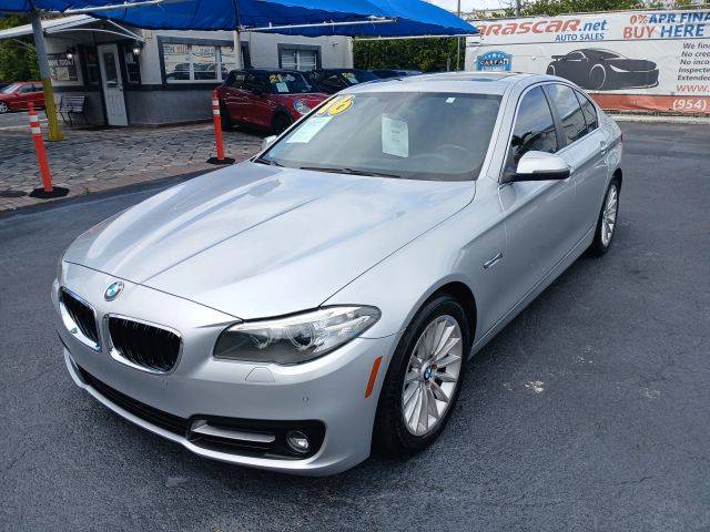 2016 BMW 5 Series 528i RWD photo