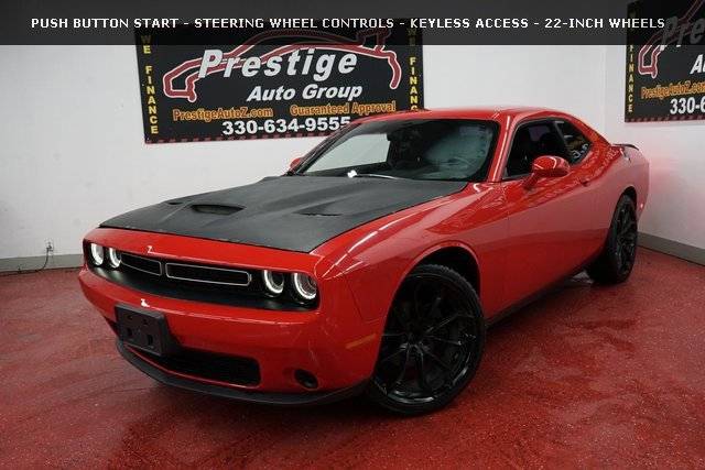 2016 Dodge Challenger SXT RWD photo