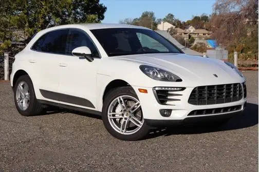 2016 Porsche Macan S AWD photo