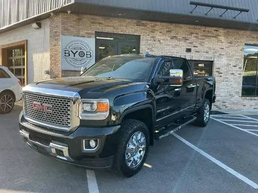 2016 GMC Sierra 2500HD Denali 4WD photo