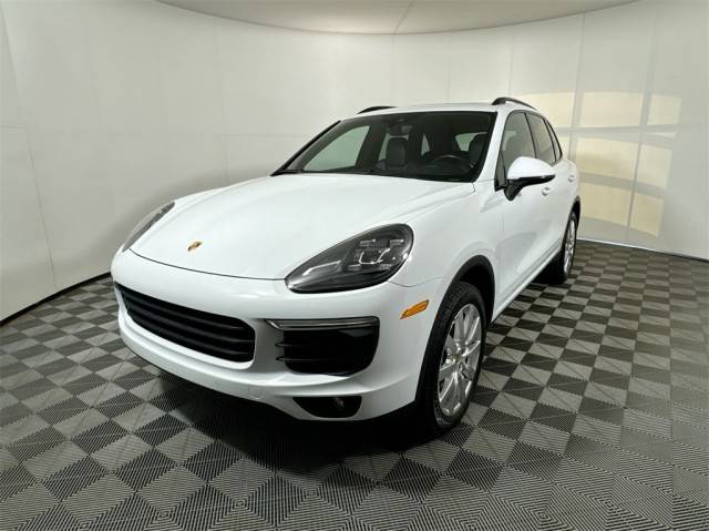 2016 Porsche Cayenne  AWD photo