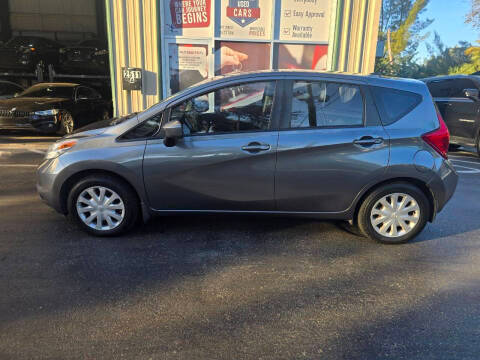 2016 Nissan Versa Note SV FWD photo