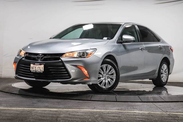 2016 Toyota Camry LE FWD photo