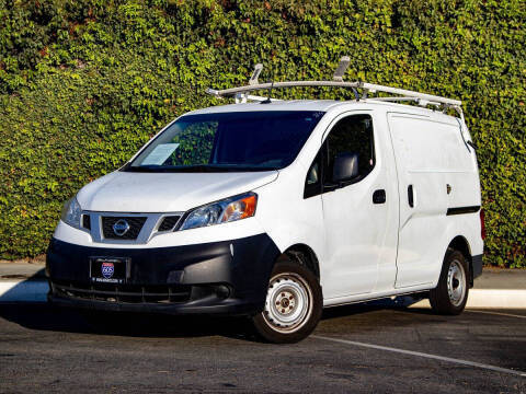 2015 Nissan NV200 S FWD photo