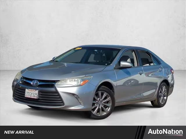 2016 Toyota Camry XLE FWD photo