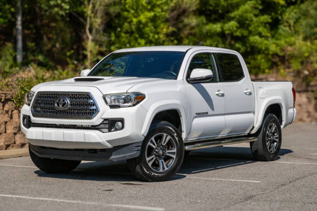 2016 Toyota Tacoma TRD Sport RWD photo