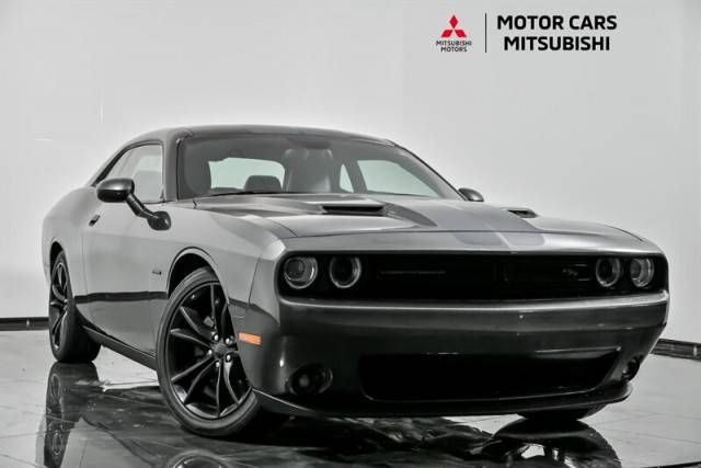 2016 Dodge Challenger R/T Plus RWD photo