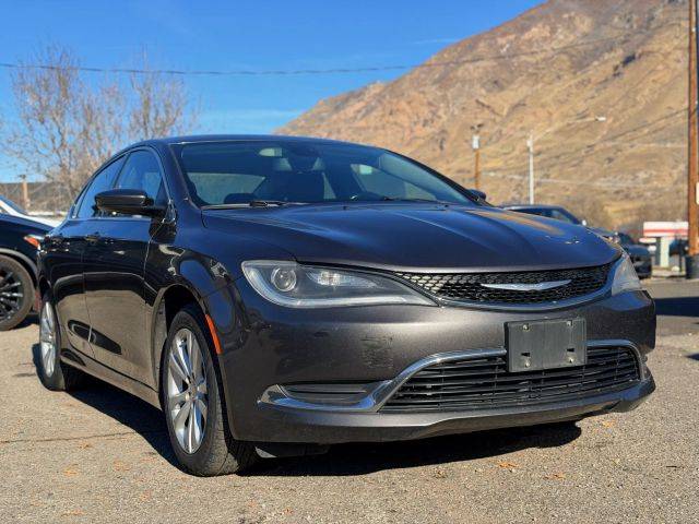 2015 Chrysler 200 Limited FWD photo
