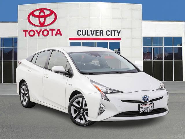 2016 Toyota Prius Three Touring FWD photo