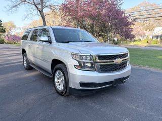 2016 Chevrolet Suburban LS 4WD photo