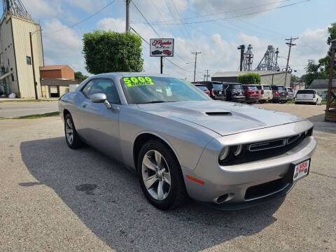 2015 Dodge Challenger SXT RWD photo
