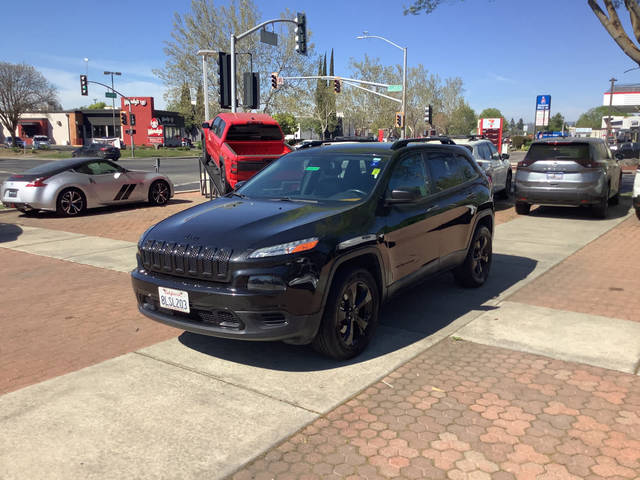 2016 Jeep Cherokee Altitude 4WD photo