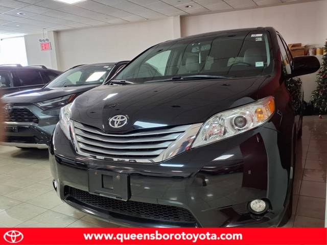2016 Toyota Sienna FWD photo