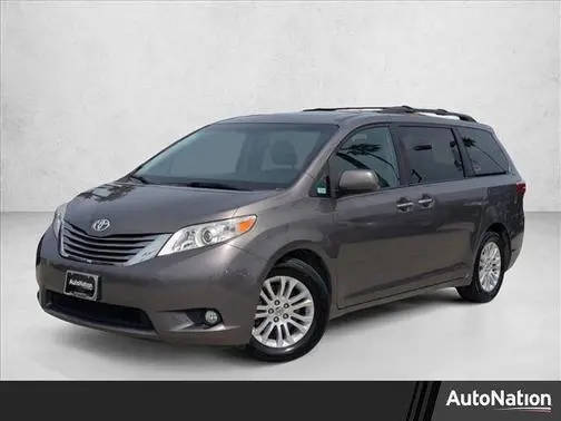 2016 Toyota Sienna XLE FWD photo