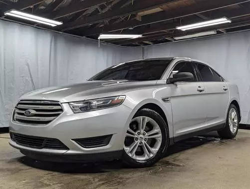 2016 Ford Taurus SE FWD photo