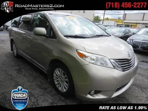 2016 Toyota Sienna XLE FWD photo