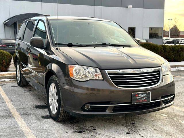 2016 Chrysler Town and Country Touring FWD photo