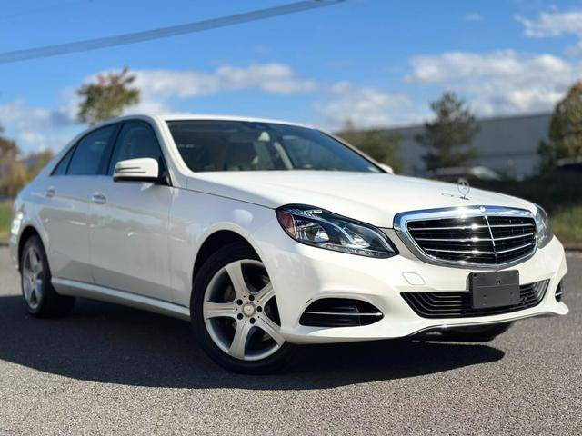 2016 Mercedes-Benz E-Class E 350 Sport RWD photo