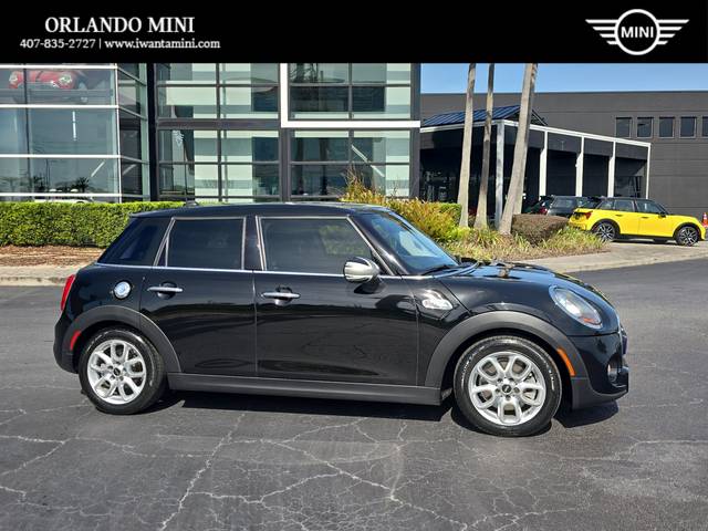 2016 MINI Hardtop 4 Door S FWD photo