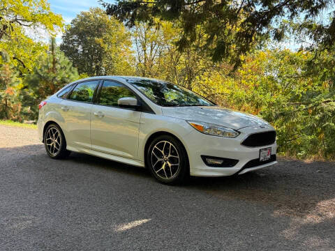 2016 Ford Focus SE FWD photo