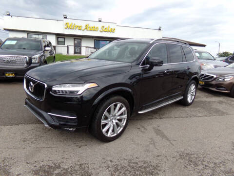2016 Volvo XC90 T6 Momentum AWD photo