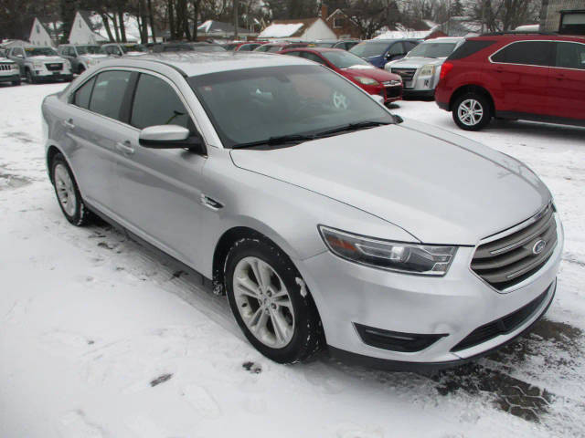 2016 Ford Taurus SEL FWD photo