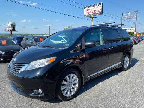 2016 Toyota Sienna XLE AWD photo