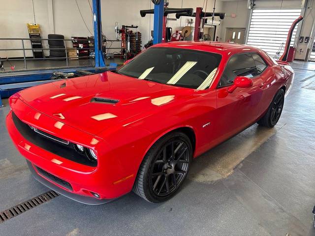 2016 Dodge Challenger R/T Plus RWD photo