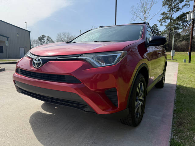 2016 Toyota RAV4 LE FWD photo