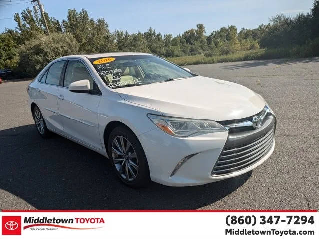 2016 Toyota Camry XLE FWD photo