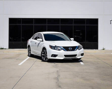 2016 Nissan Altima 2.5 SR FWD photo