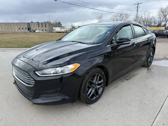 2016 Ford Fusion SE FWD photo