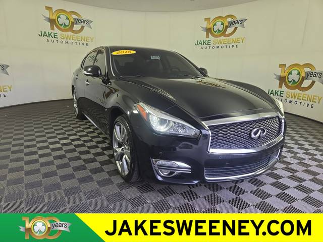 2016 Infiniti Q70L  AWD photo