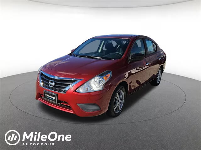 2016 Nissan Versa SV FWD photo