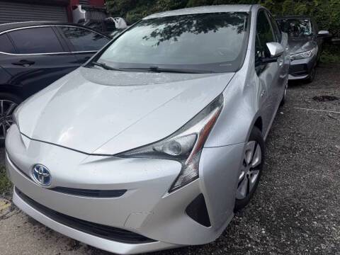 2016 Toyota Prius Three FWD photo